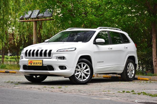 FCAδ5Jeepͷ ˹Ʒǰ