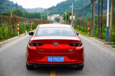 MAZDA3